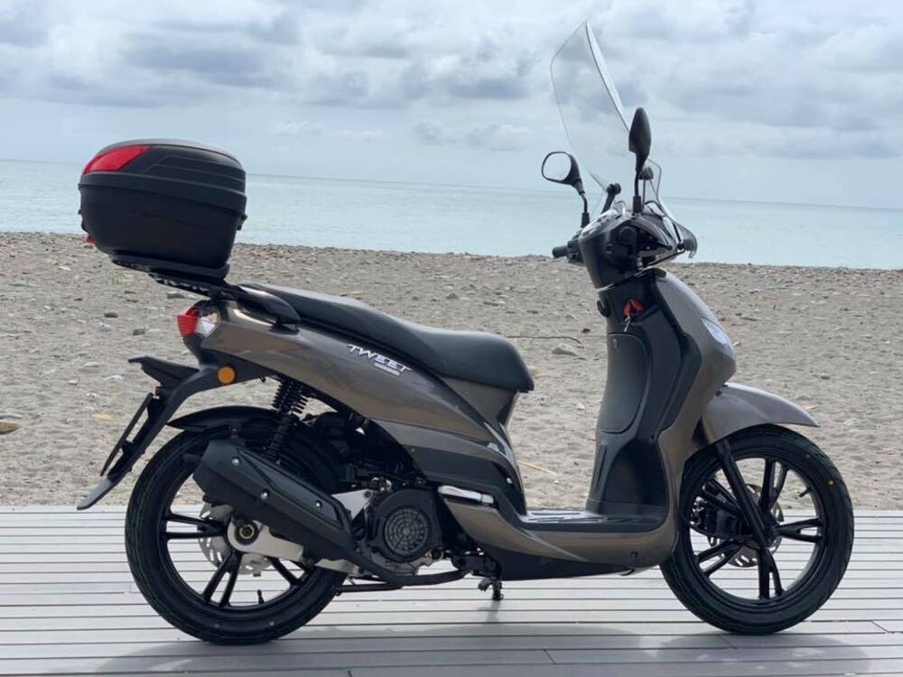 Peugeot Tweet 125i (2017 - 20) (3)