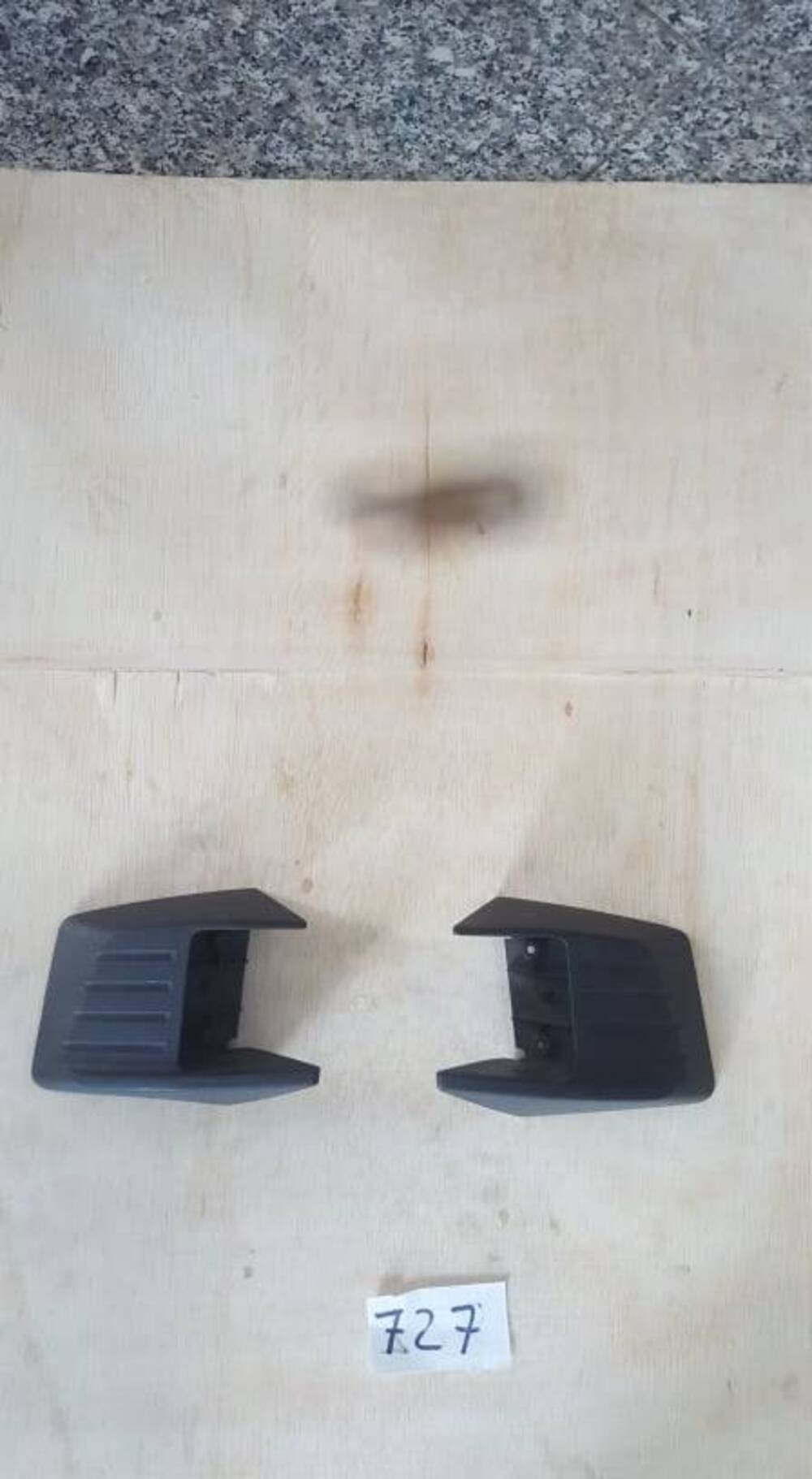 SUPPORTI (CP) FRECCE ANT. PEUGEOT METROPOLIS 50