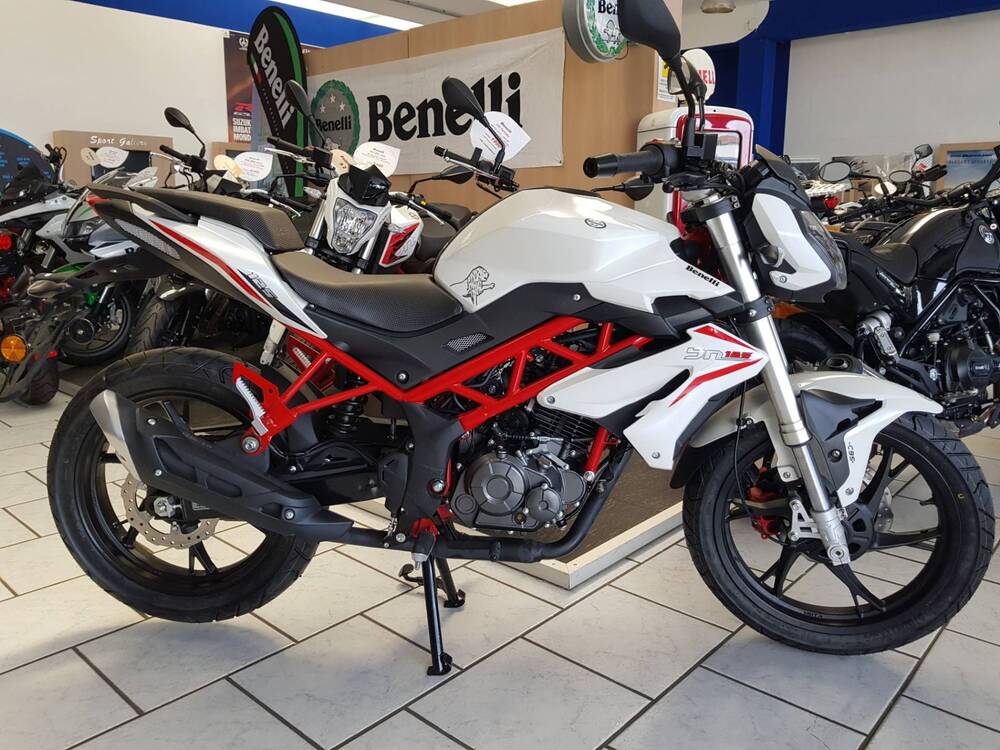 Benelli BN 125 (2021 - 25) (4)