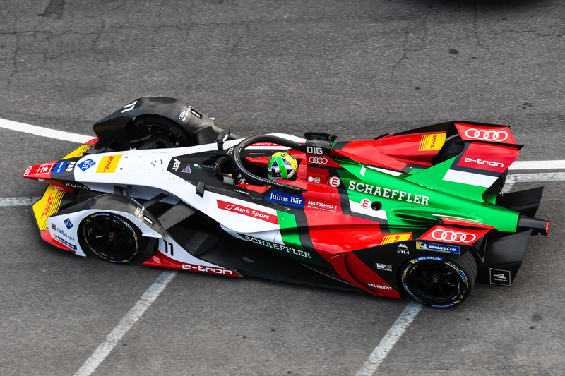 Lucas Di Grassi in azione in pista a Roma