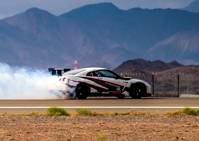 Nissan GT-R: derapata record a 304,96 km/h