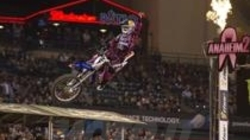 Stewart mattatore del Supercross di Anaheim