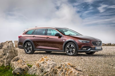 Opel Insignia Country Tourer 2.0 L diesel biturbo. Ha ancora da dire la sua, ma...