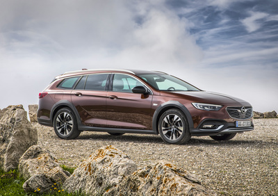 Opel Insignia Country Tourer 2.0 L diesel biturbo. Ha ancora da dire la sua, ma...