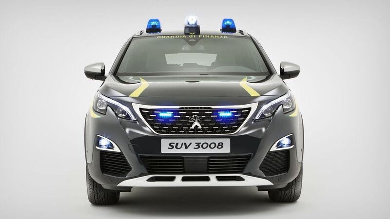 La Guardia di Finanza riceve due Peugeot 3008