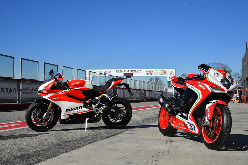 Ducati Panigale 959 Corse vs MV Agusta F3 800 RC. Medie per scelta