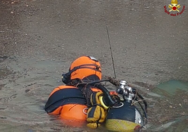 Pisa, auto travolta dalla piena di un torrente: un disperso