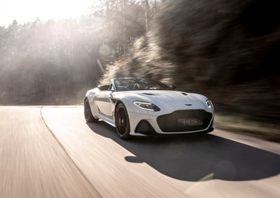 Aston Martin DBS Superleggera Volante, en plein air