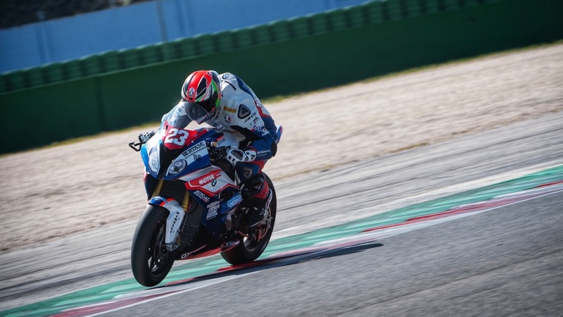 Luca Salvadori: il test della BMW HP4 Race