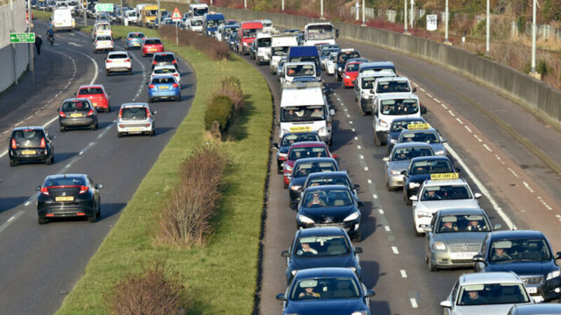 Occhio a usare l&rsquo;auto tutti i giorni: con sovrappeso e code si muore prima