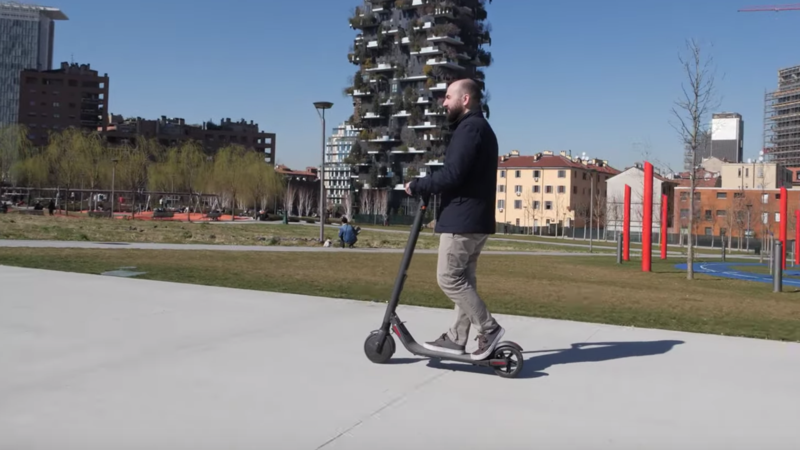 Ninebot Segway ES2. Test e review del monopattino elettrico 