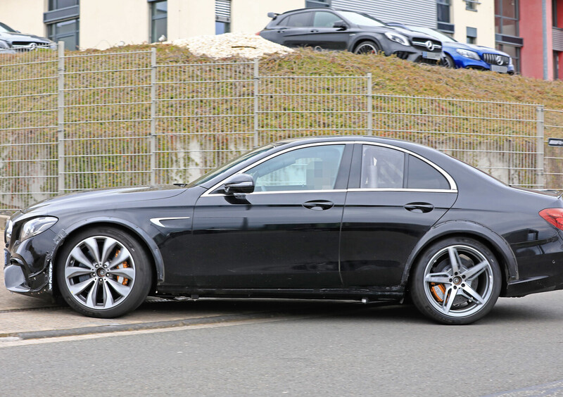 Mercedes AMG, pizzicato un bizzarro prototipo al Nurburgring