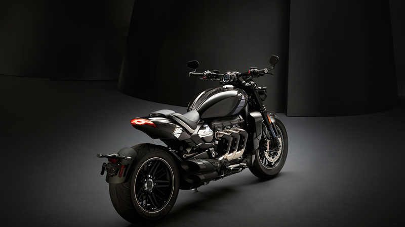 Triumph Rocket 3 TFC 2019: serie limitata e motore 2.500 cc