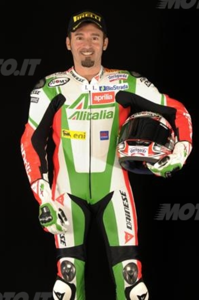 Max Biaggi e Aprilia pronti a difendere il doppio titolo mondiale