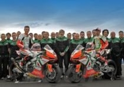 Max Biaggi e Aprilia pronti a difendere il doppio titolo mondiale