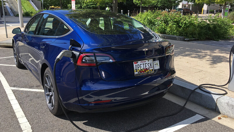 Ambiente, Auto Diesel o Elettrica? Model 3 peggio di C220d, ma e-Golf meglio di Golf TDI