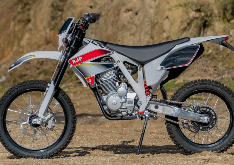 AJP PR3 125 Enduro PR3 125 Enduro (2019 - 20) (3)