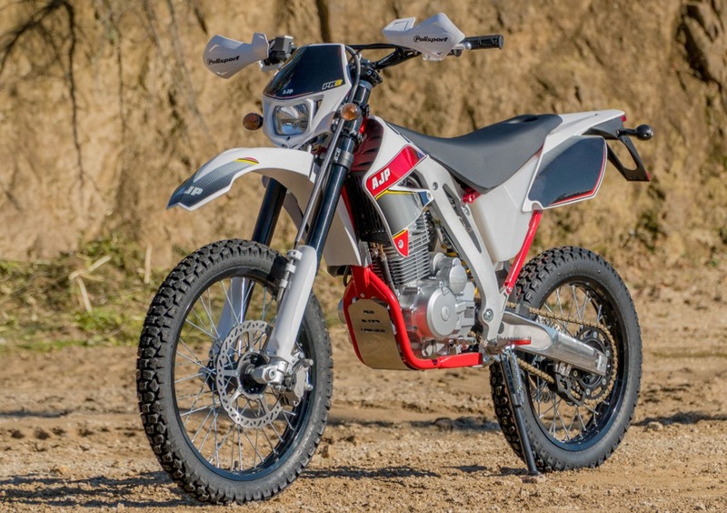 AJP PR3 125 Enduro PR3 125 Enduro Pro (2019 - 20) (2)