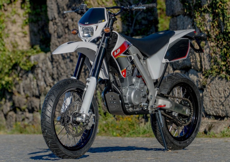 AJP PR3 125 Supermoto PR3 125 Supermoto (2019 - 20) (2)