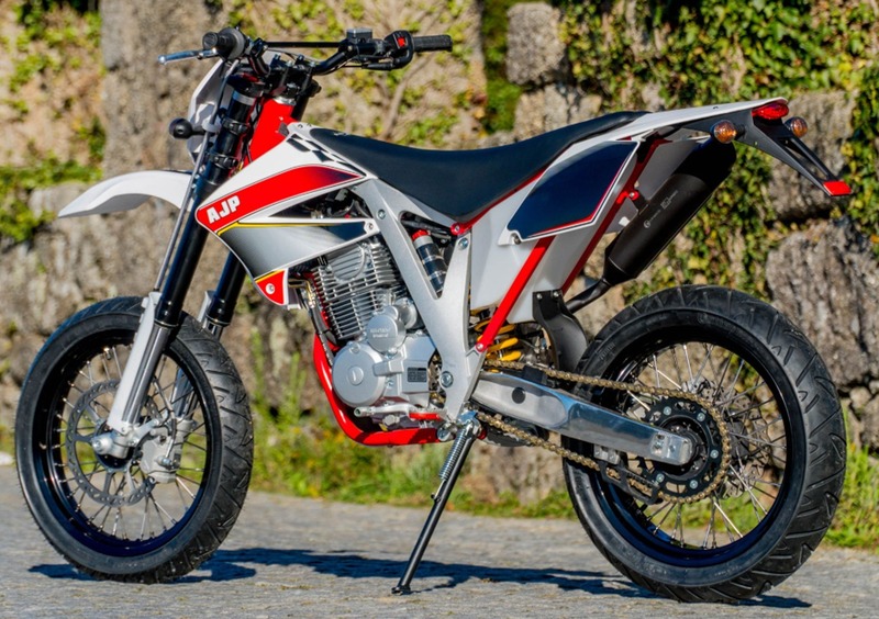 AJP PR3 125 Supermoto Pro PR3 125 Supermoto Pro (2019 - 20) (3)