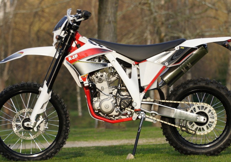 AJP PR5 250 Enduro PR5 250 Enduro (201 - 20) (2)