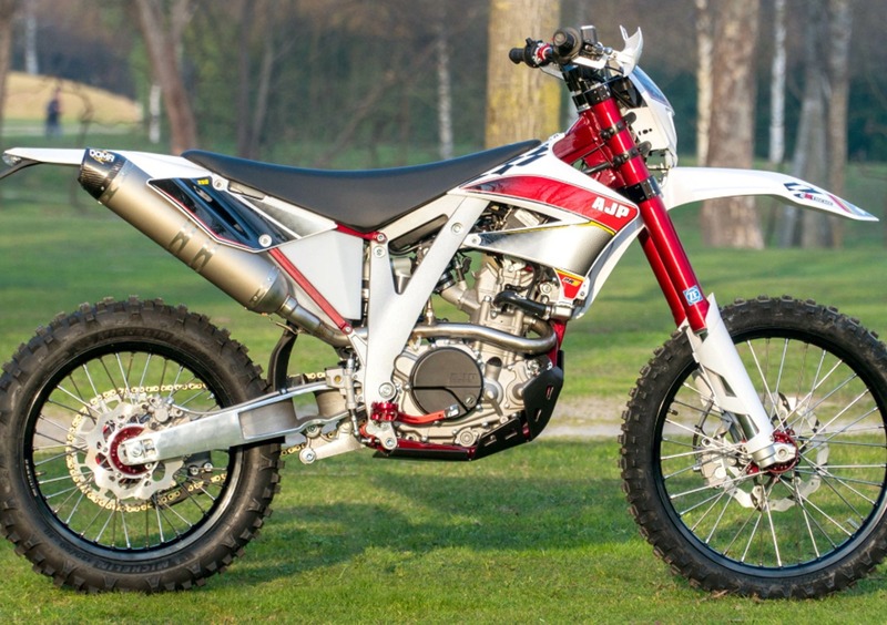 AJP PR5 250 Extreme PR5 250 Extreme (2019 - 20)