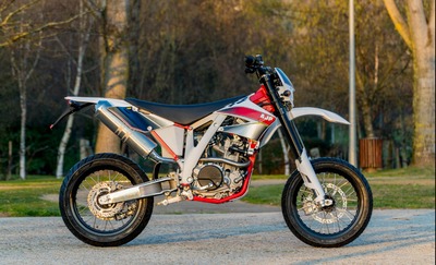 AJP PR5 250 Supermoto