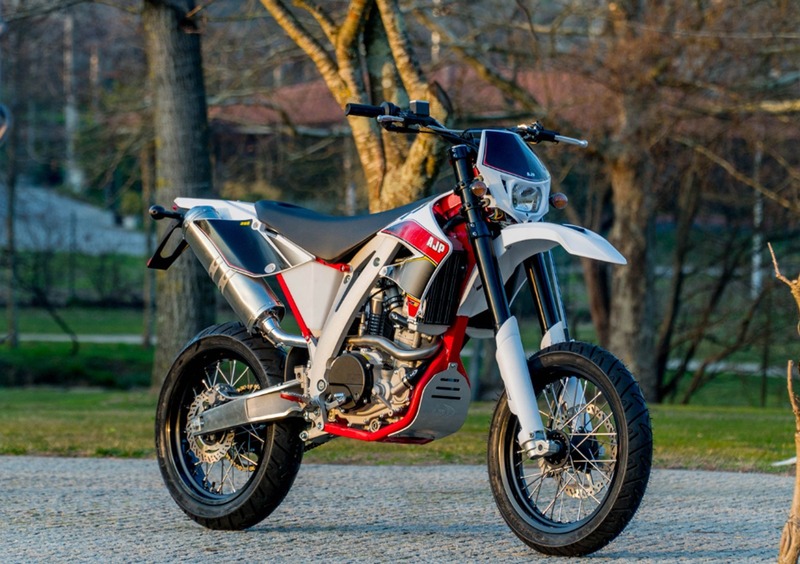 AJP PR5 250 Supermoto PR5 250 Supermoto (2019 - 20) (2)