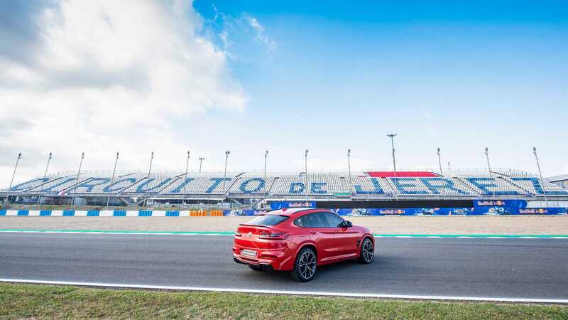 La BMW X4 M Competition sul circuito di Jerez