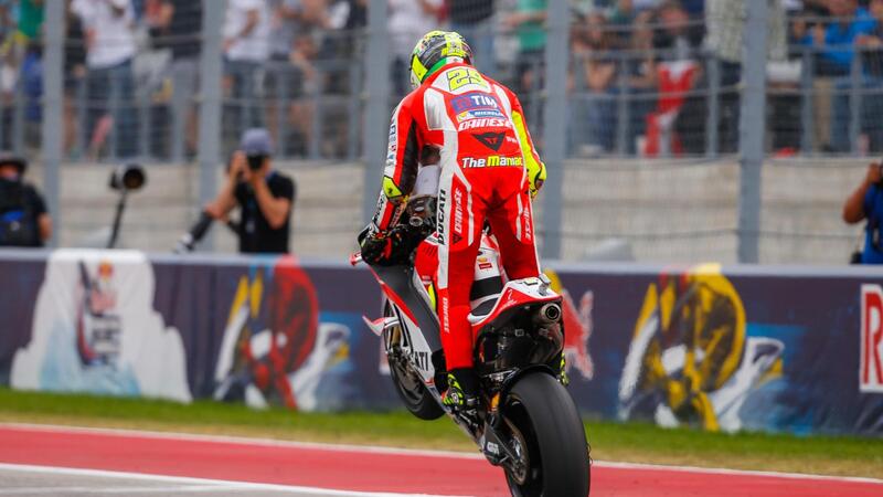 MotoGP. Austin 2016. Iannone: &ldquo;Trattato come un cane&rdquo;. Dovizioso: &ldquo;O secondo o terzo&rdquo;