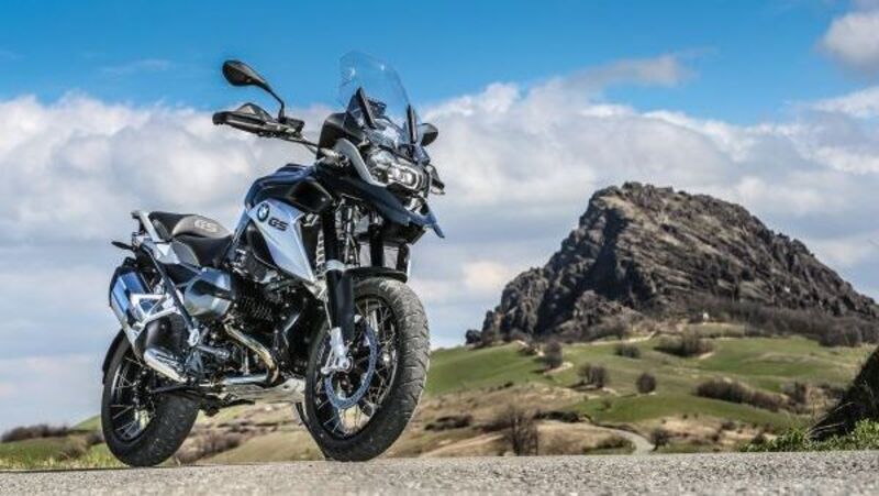 BMW R 1200 GS Triple Black 2016: prezzo e dotazioni