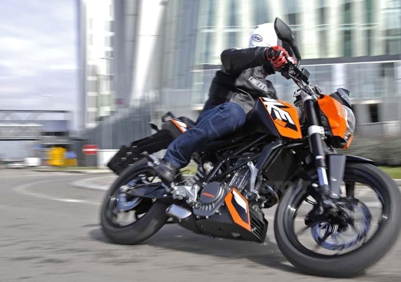 KTM Duke 125  