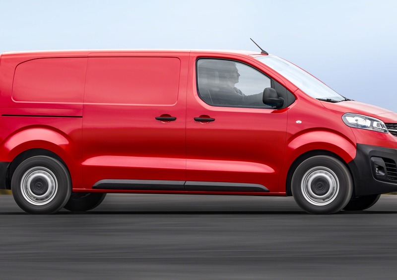 Opel Vivaro Furgone (2)