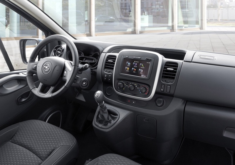 Opel Vivaro Furgone (9)