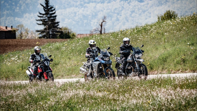 Moto Guzzi V85TT, KTM 790 Adventure e BMW F850GS ADV: comparativa maxienduro 2019