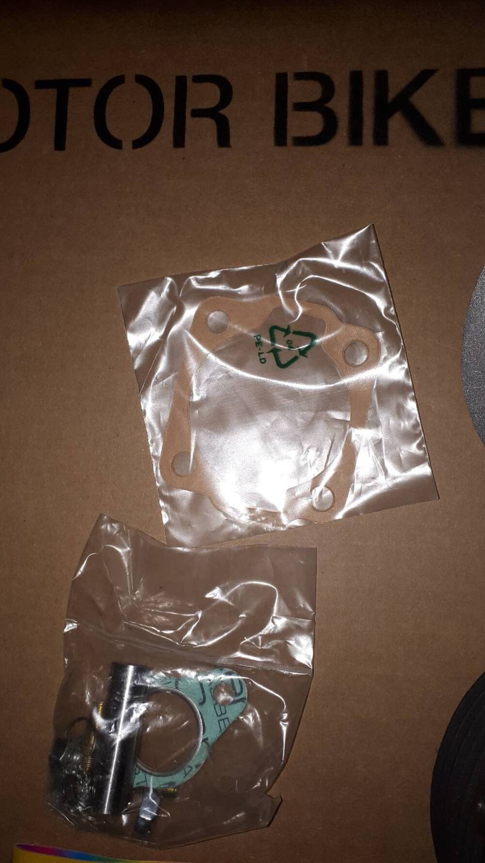 Cilindro Athena 005200 ghisa Vespa ET3 7T 2S (7)