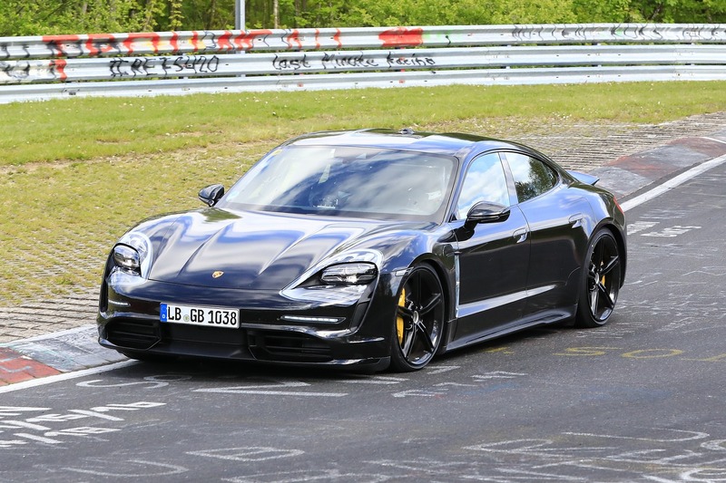 Porsche Taycan: l&rsquo;elettrica in azione al N&uuml;rburgring [Foto spia]