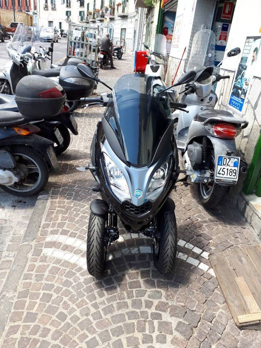 Piaggio MP3 300 ABS Hpe (2021 - 24) (2)