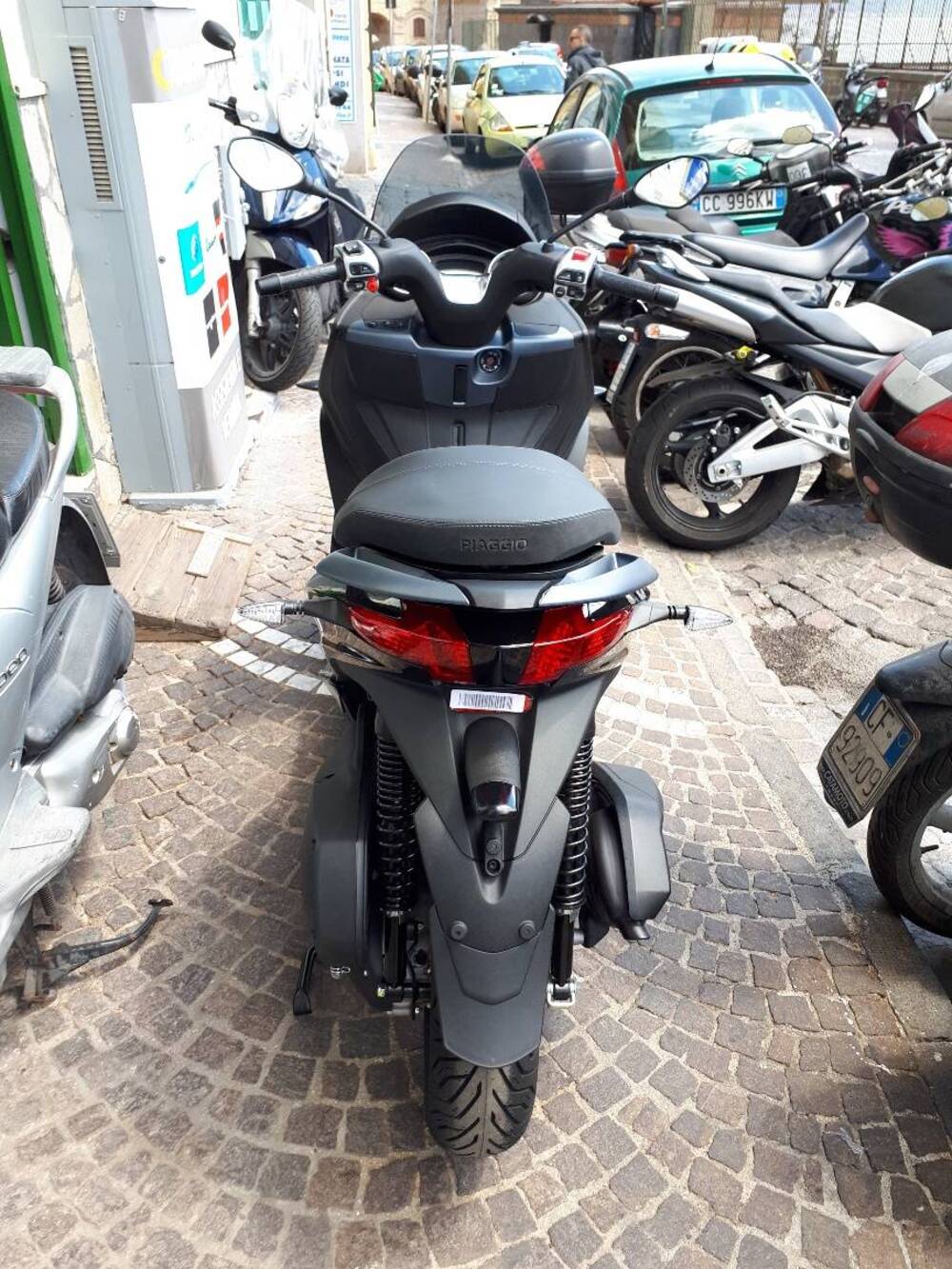Piaggio MP3 300 ABS Hpe (2021 - 24) (3)