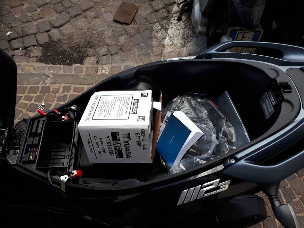 Piaggio MP3 300 ABS Hpe (2021 - 24) (7)