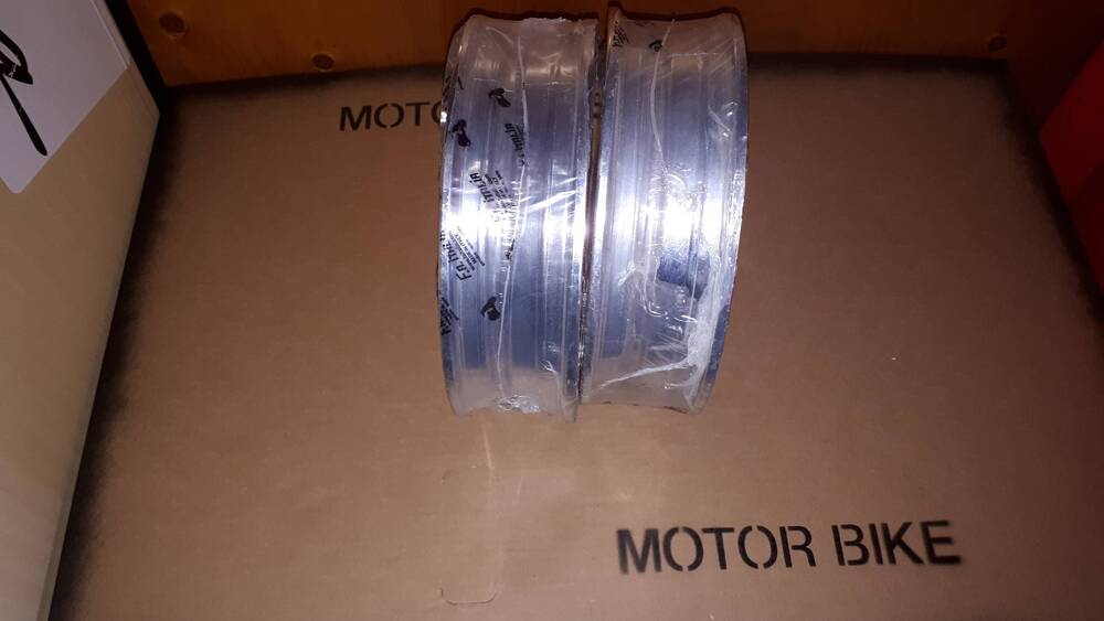 Cerchi ruota F. A. in lega Piaggio (3)