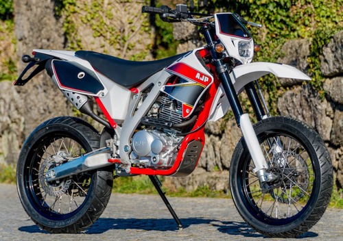 AJP PR4 125 Supermoto Pro