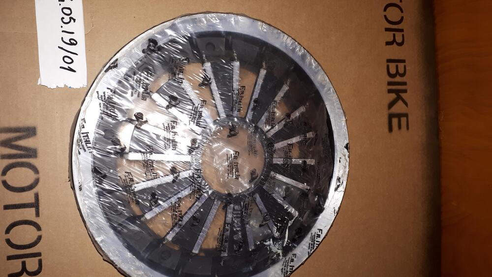 Cerchio F.A. con calotta "Racing" Piaggio (3)