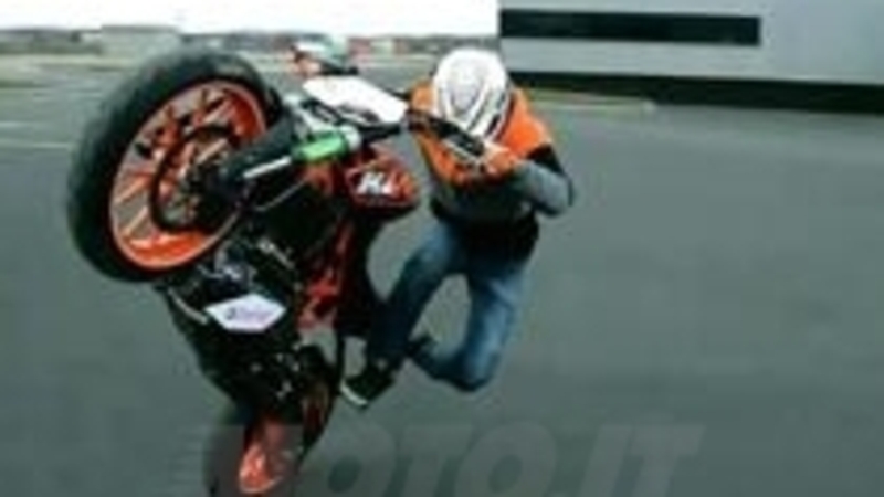 Stunt training with KTM Duke 125