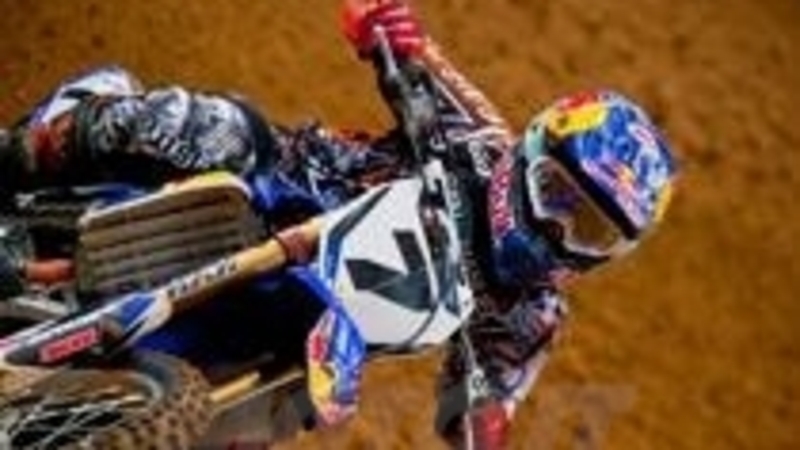 Supercross AMA. Stewart vince a St. Louis