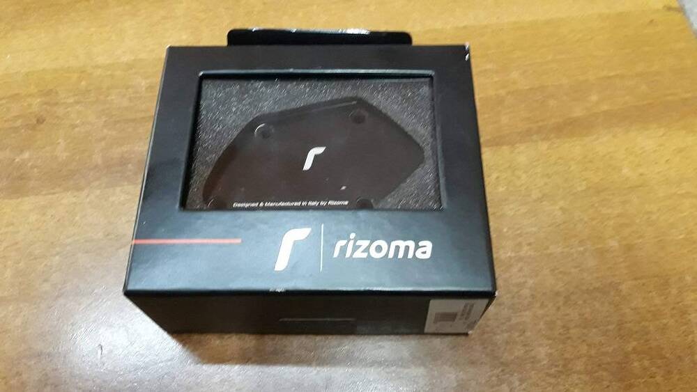 TAPPO SERBATOIO OLIO FRENI RIZOMA COD TP034B