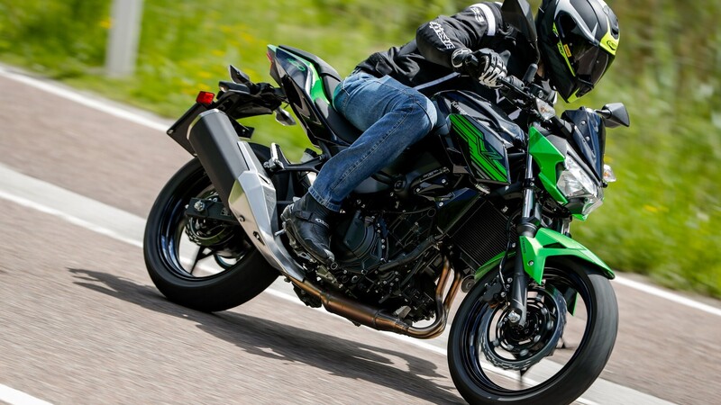 Kawasaki Z400 2019, TEST: la piccola Z affila le unghie