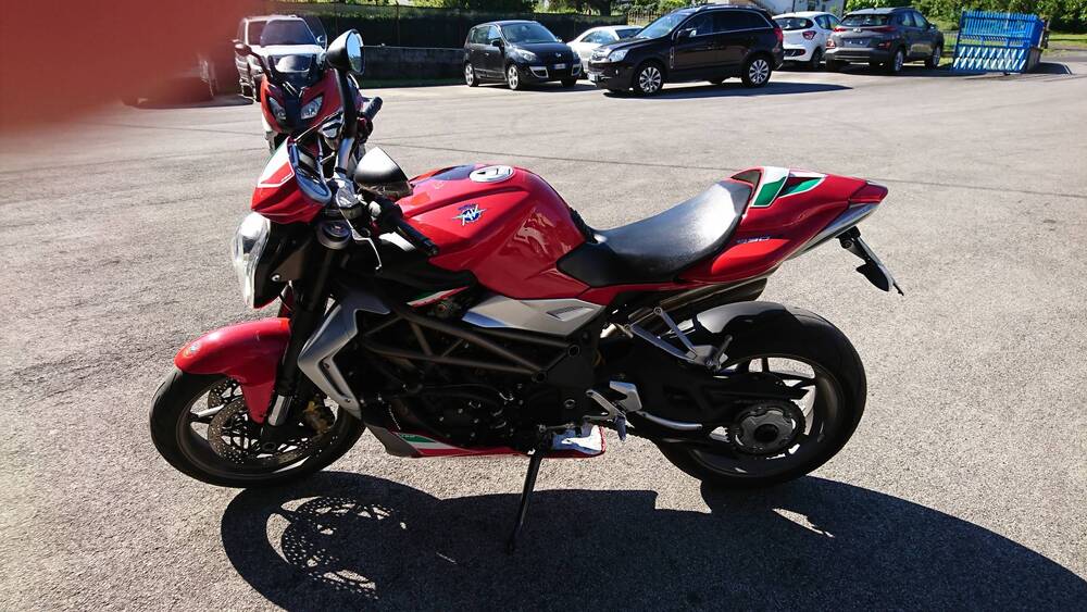 MV Agusta Brutale 990 R (2009 - 12) (2)