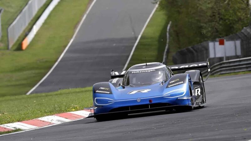 Volkswagen ID.R, record al &#039;Ring con un tempo spaventoso