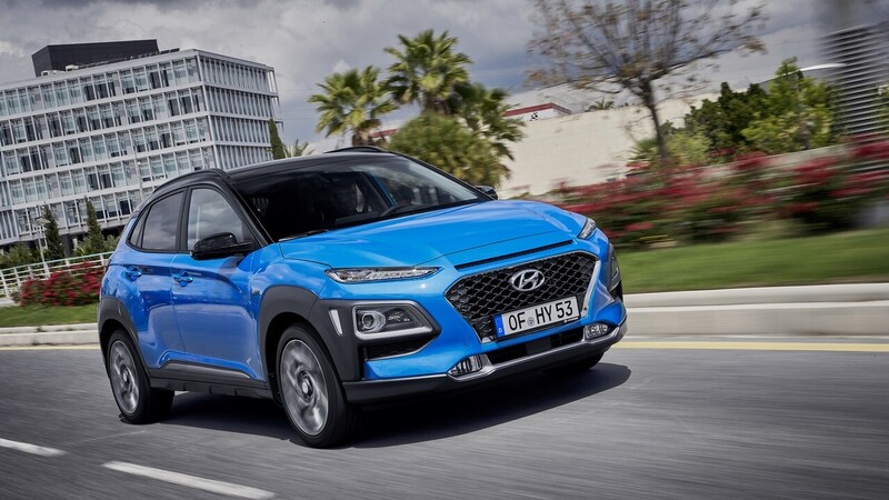 Hyundai Kona, ora &egrave; anche ibrida